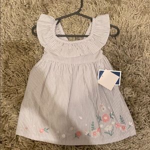 NWT Grey and white dress with embroidered flowers